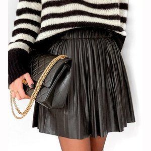 ZARA • Pleated Pleather Skirt • Sz M • Black • Flare • Paperbag Waist • ECU